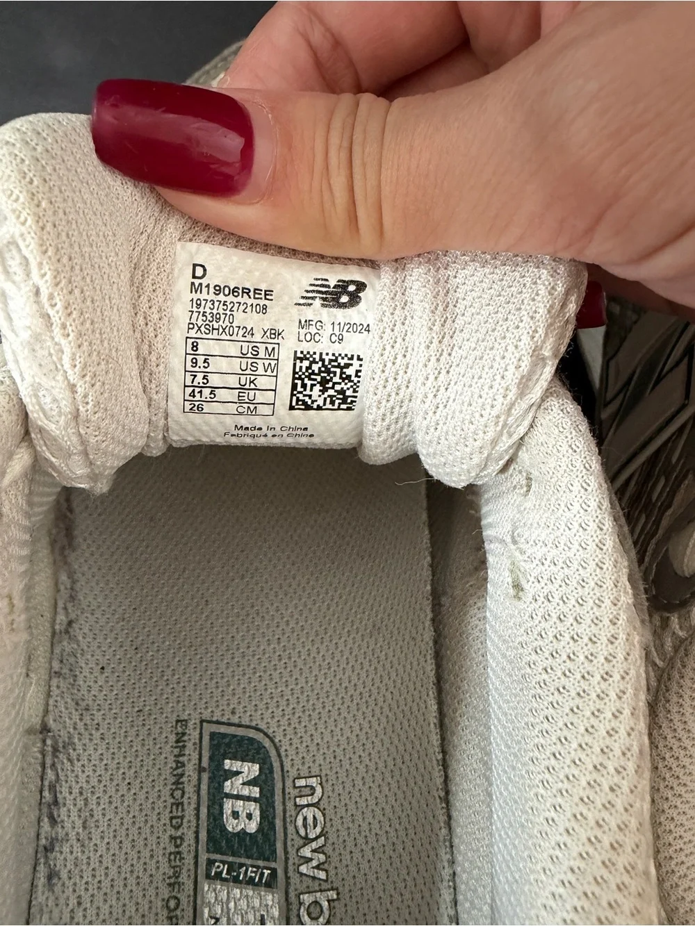New Balance Beige/Silver Running Sneakers 1906r